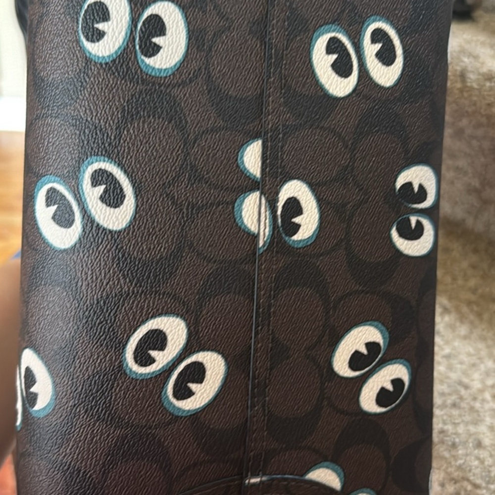 Stylish Black and Brown Coach Tote Bag! - Picture 2 of 3